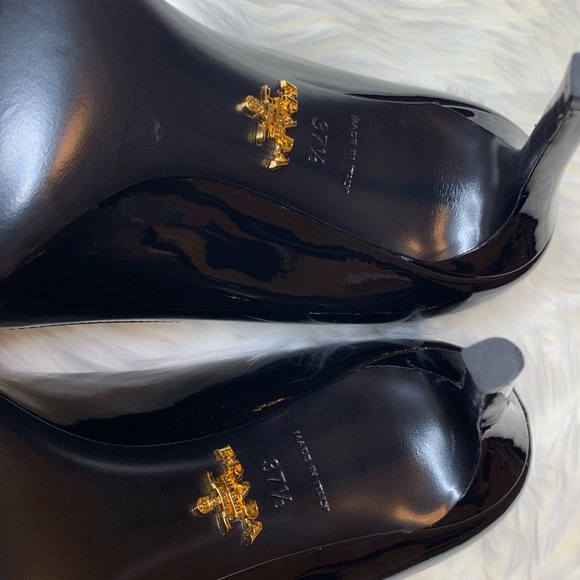 Prada Pointy Toe Pump - Picture 6 of 7